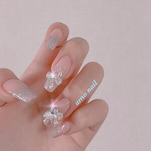 ビジューネイル